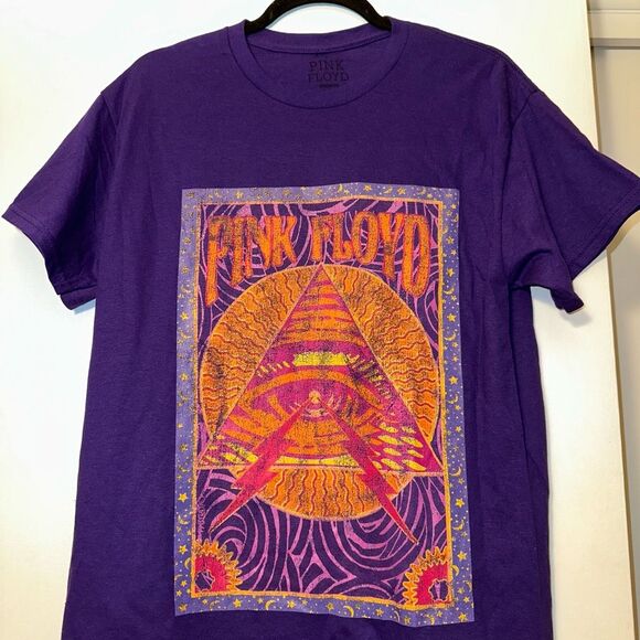Pink Floyd Medium Graphic Short Sleeve Women’s Tee Purple Pink Orange NWOT - Picture 3 of 10